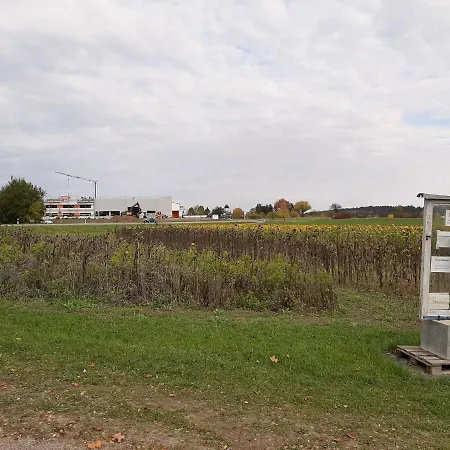 公寓 Comfy In Near Indy Go Kart Track